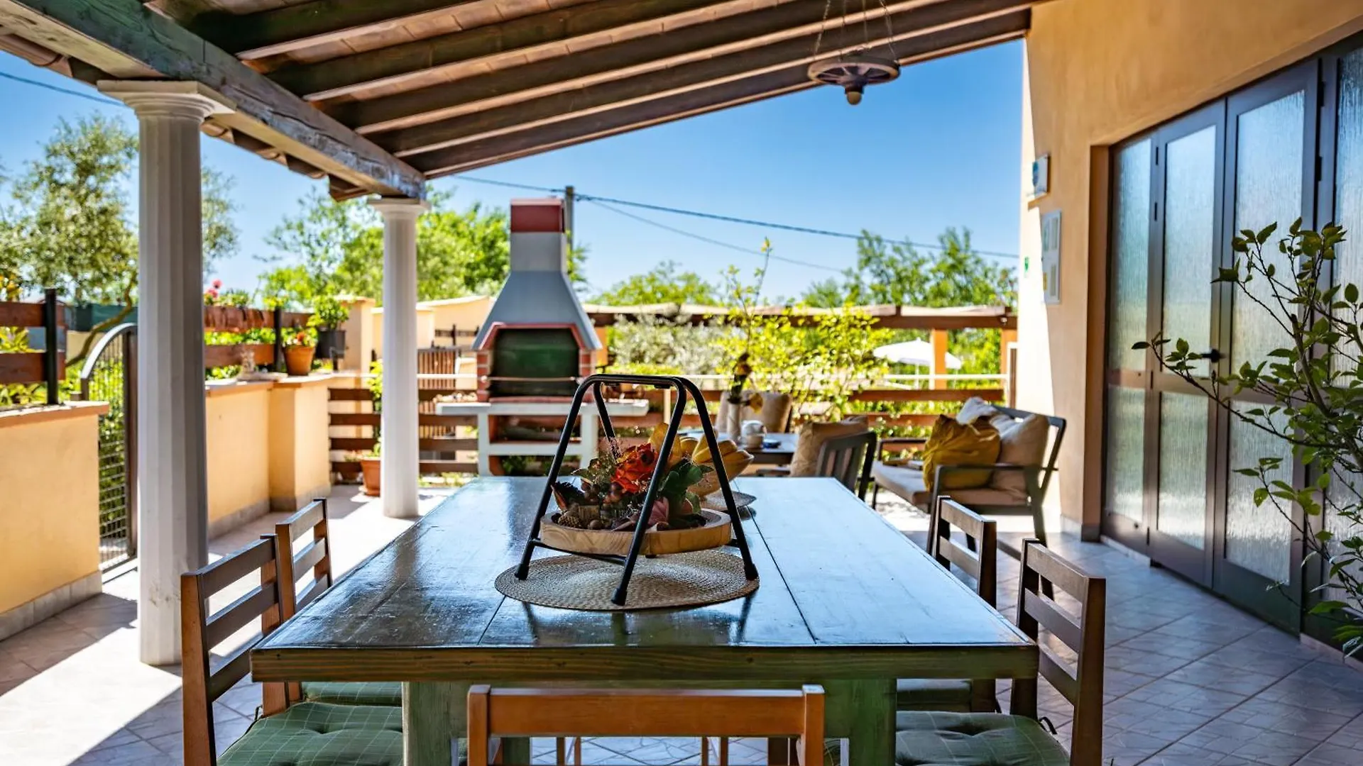Guest house E-M Apartments With Private Pool Vinkuran