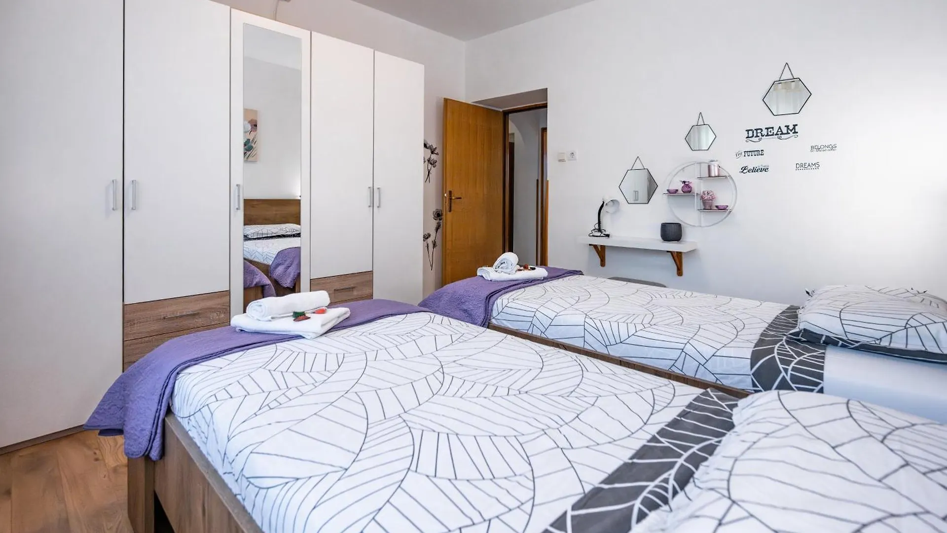 E-M Apartments With Private Pool Vinkuran Kroatien