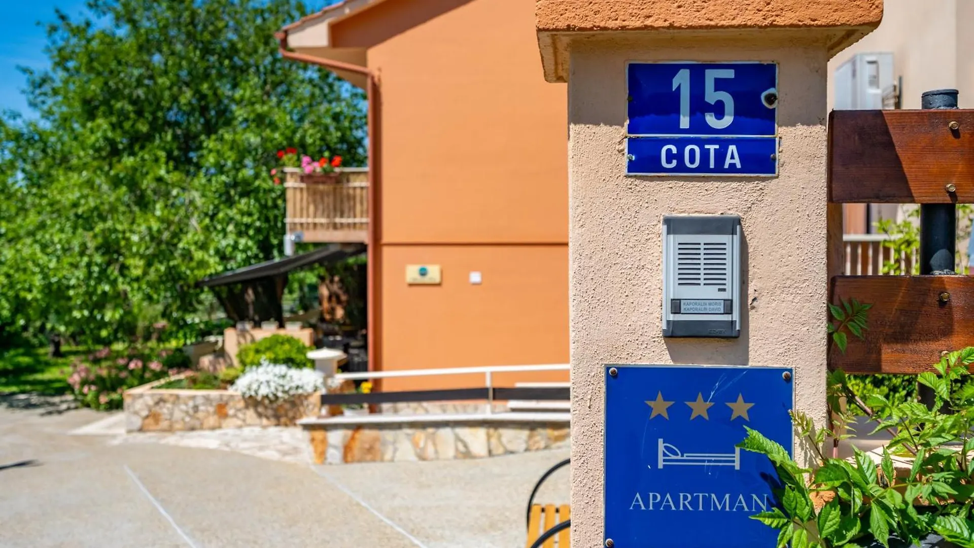 E-M Apartments With Private Pool Vinkuran 3*,  Kroatien