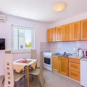 Apartament Tomo